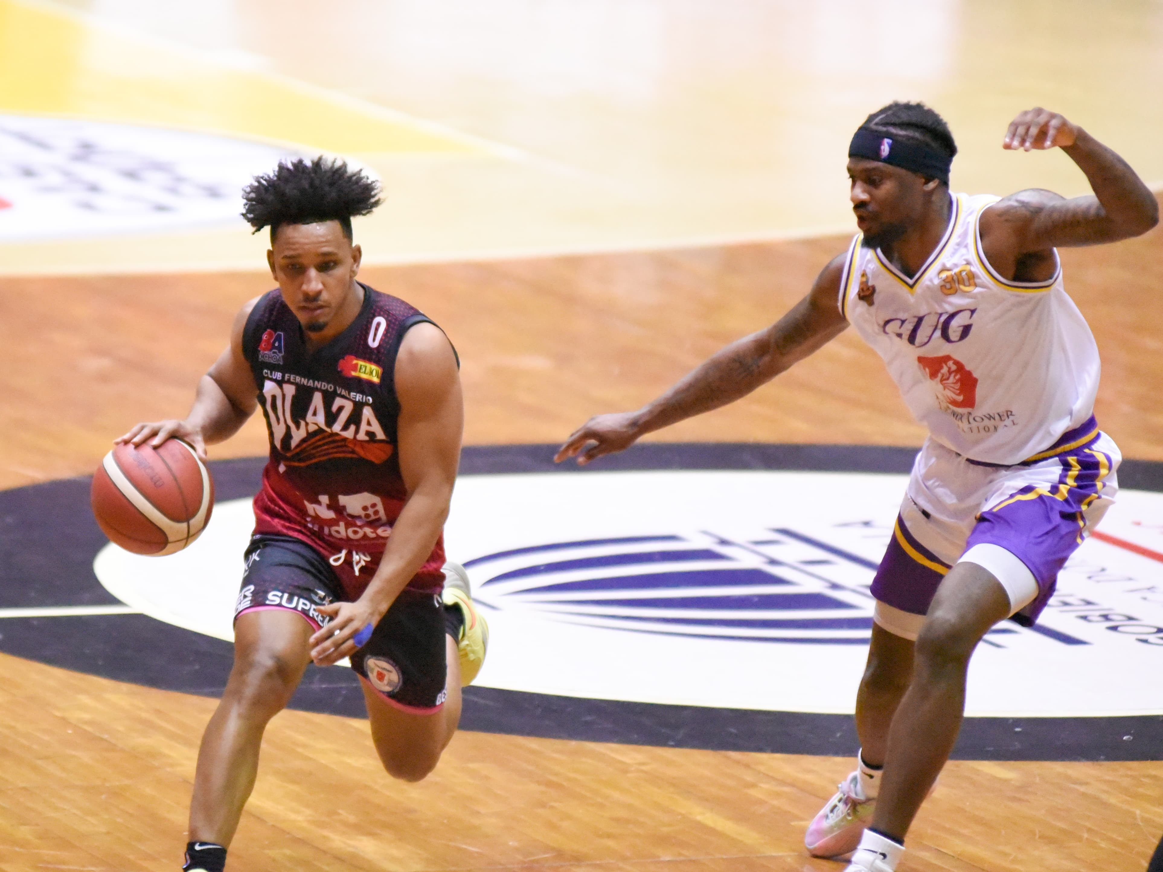Santana y García conducen al Plaza Valerio a su segunda victoria en el Torneo Supremo del Baloncesto Superior de Santiago