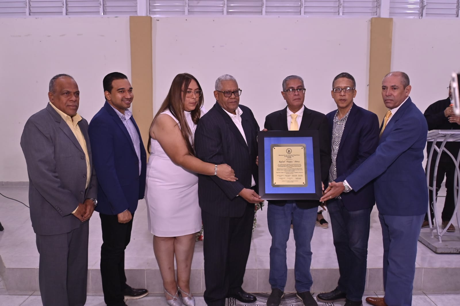 La ACDS celebra su 89 aniversario y reconoce a Pappy Pérez como presidente Ad Vitam