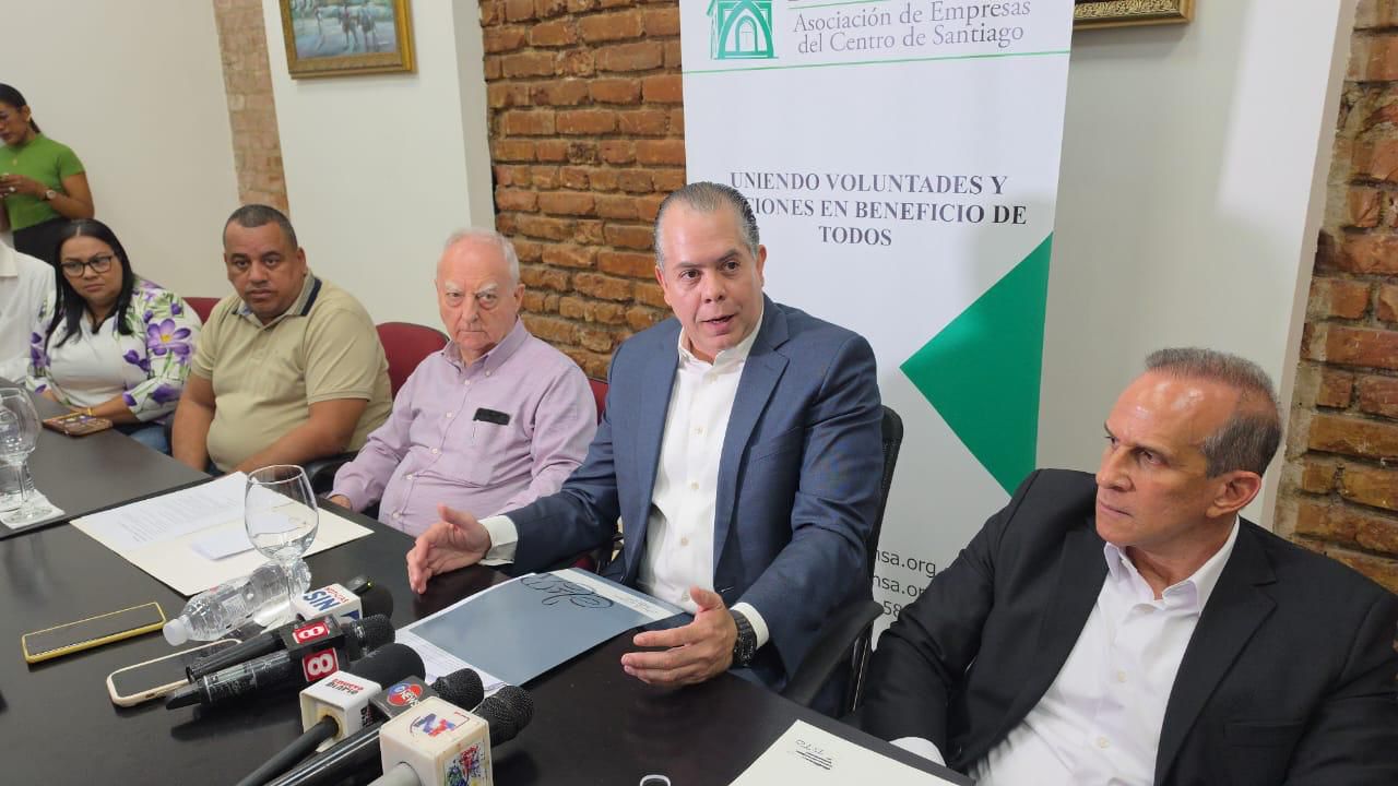 ASECENSA demanda respuestas ante retrasos en remozamiento de la Calle Del Sol