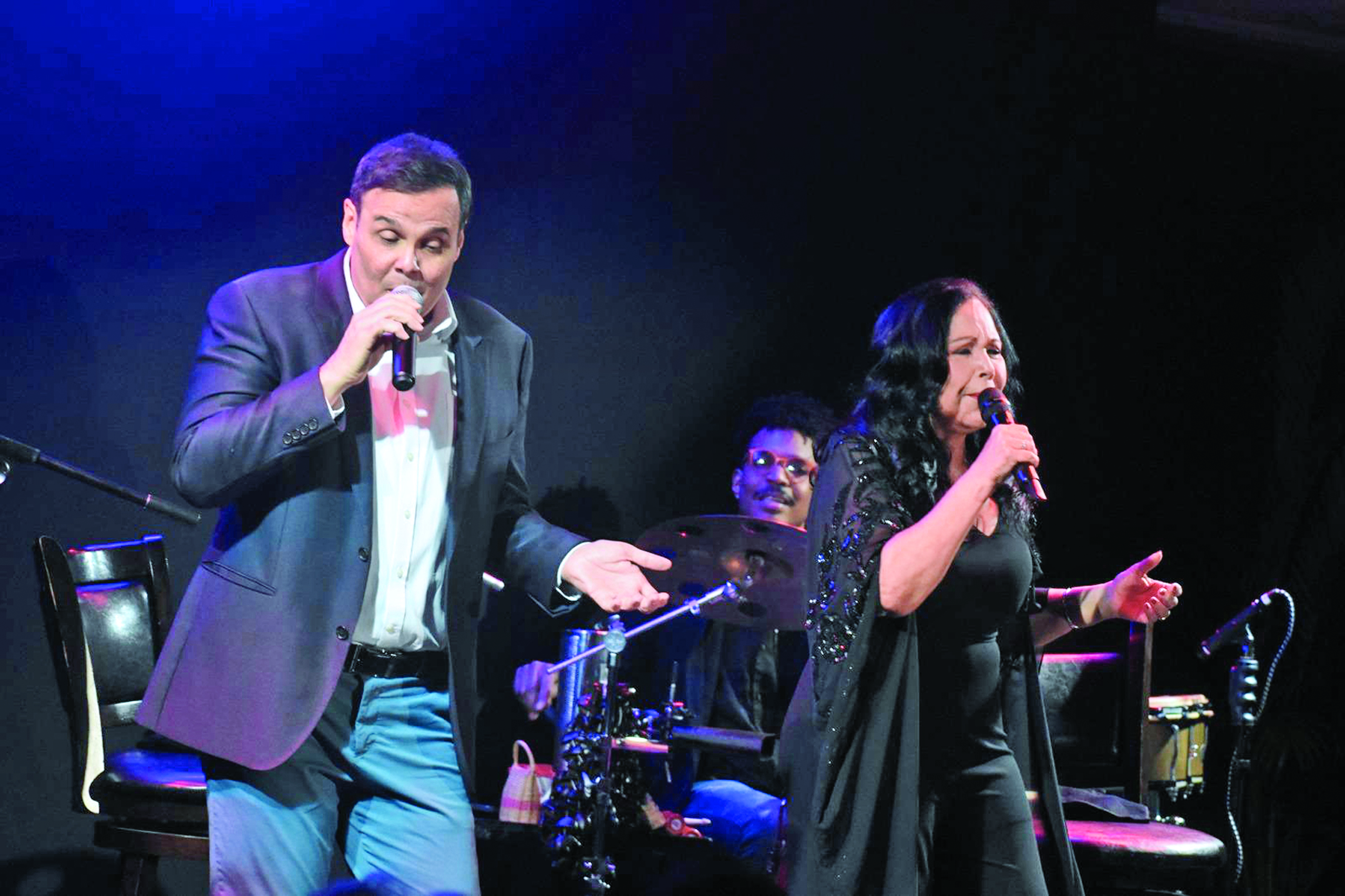 Frank Ceara y Adalgisa Pantaleón van a Santiago con “Íntimo”