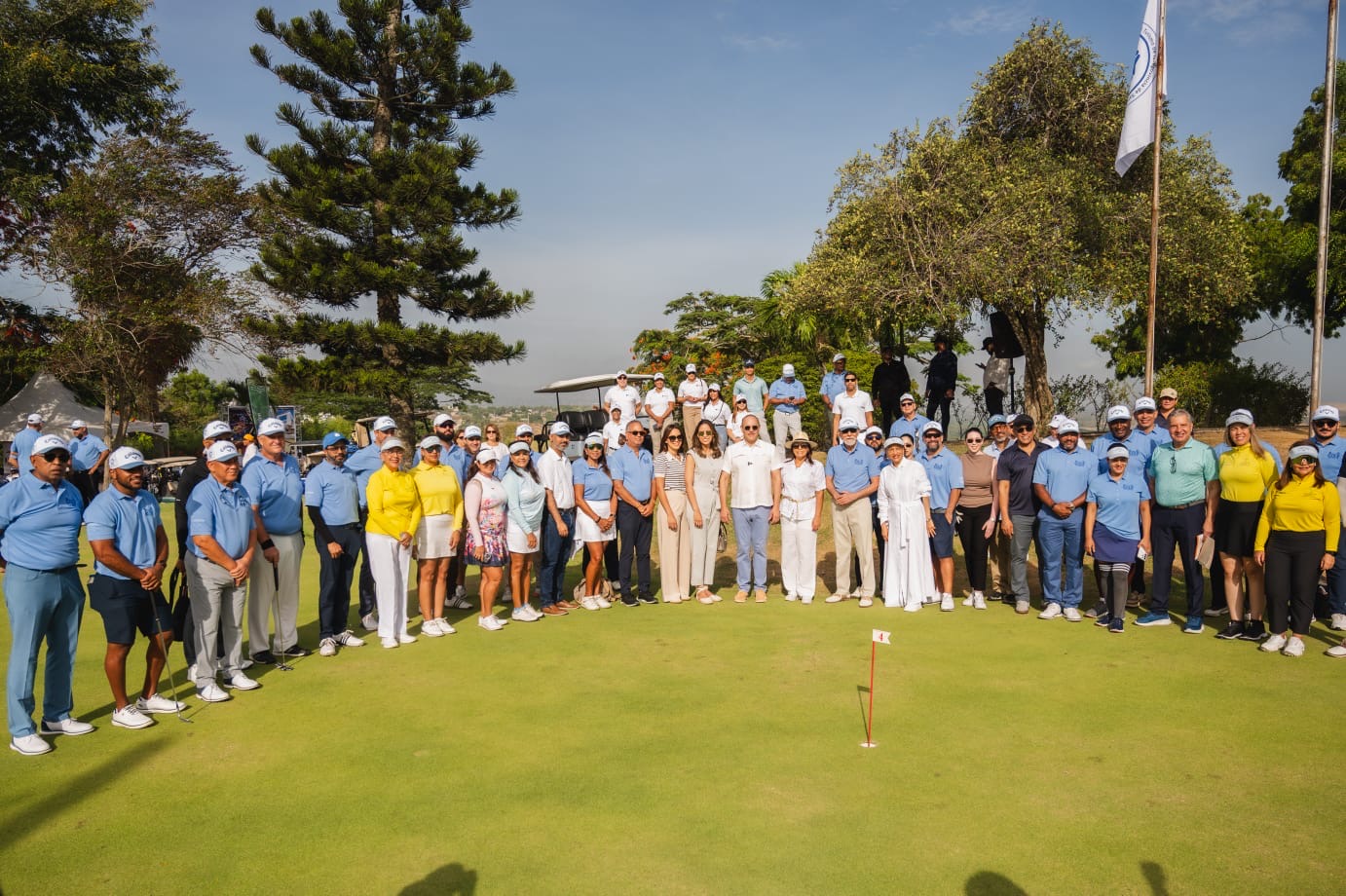 Golf, homenaje y empresariado en honor a Edmundo Aja.