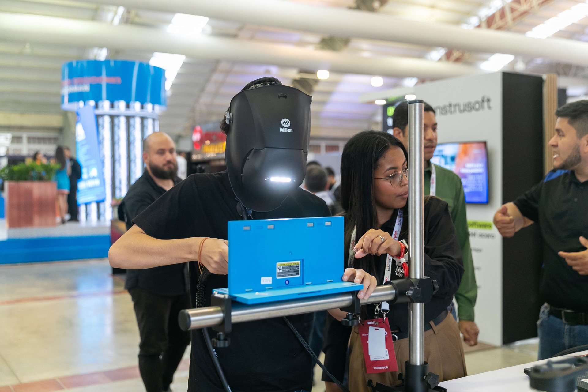 Xervin entrega en Expo Acero 2026 simulador de soldadura de realidad aumentada a INFOTEP