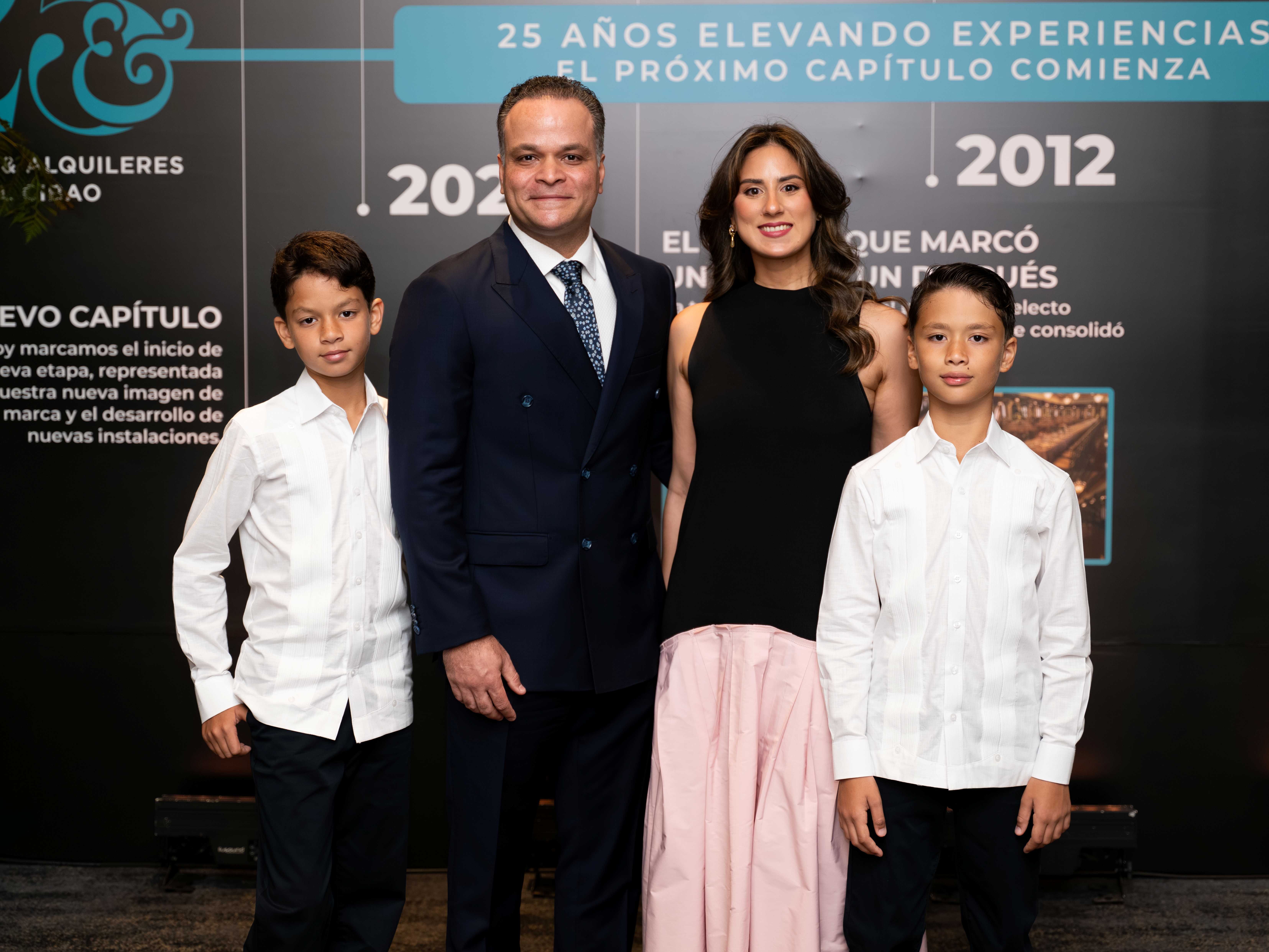 Nicolás García, Raúl García, Nicole Valdez y Santiago García