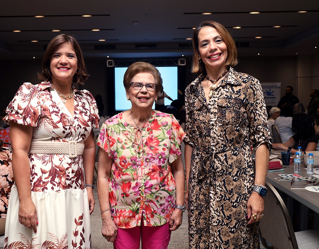 Joada Asilis de Lora, Rosario de Gómez y  Gina Gómez