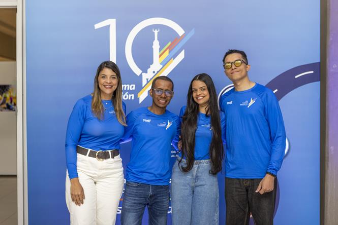 Wendy Issa, Randy Santos, María Contreras y Jonathan Toribio.