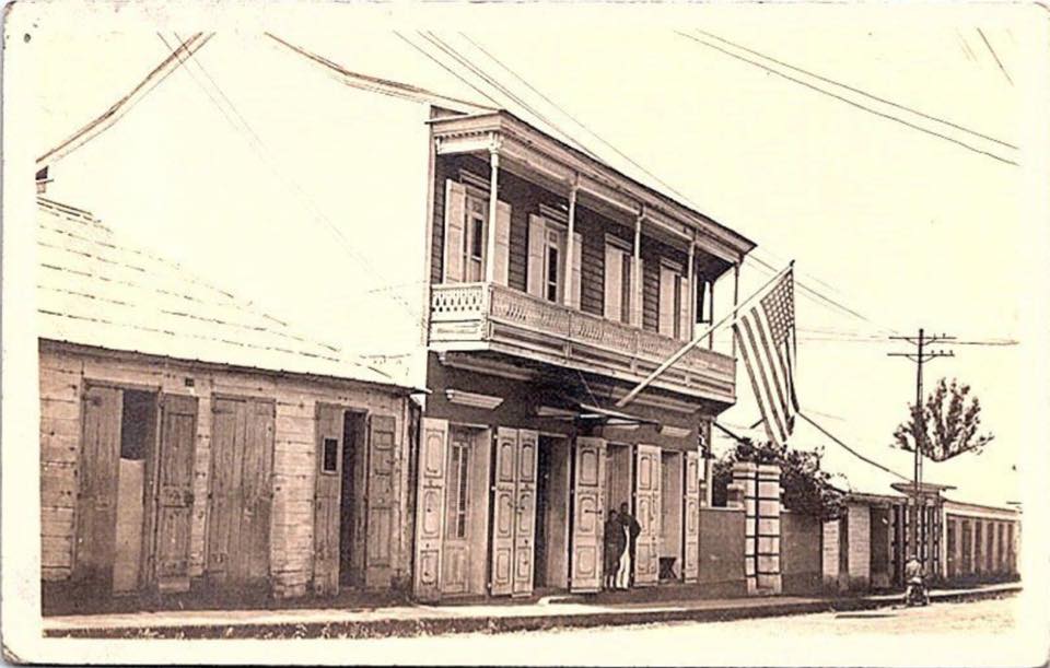 Casa del coronel comandante de las fuerzas de ocupación, calle Del Sol, entre las calles Sánchez y Cuba.