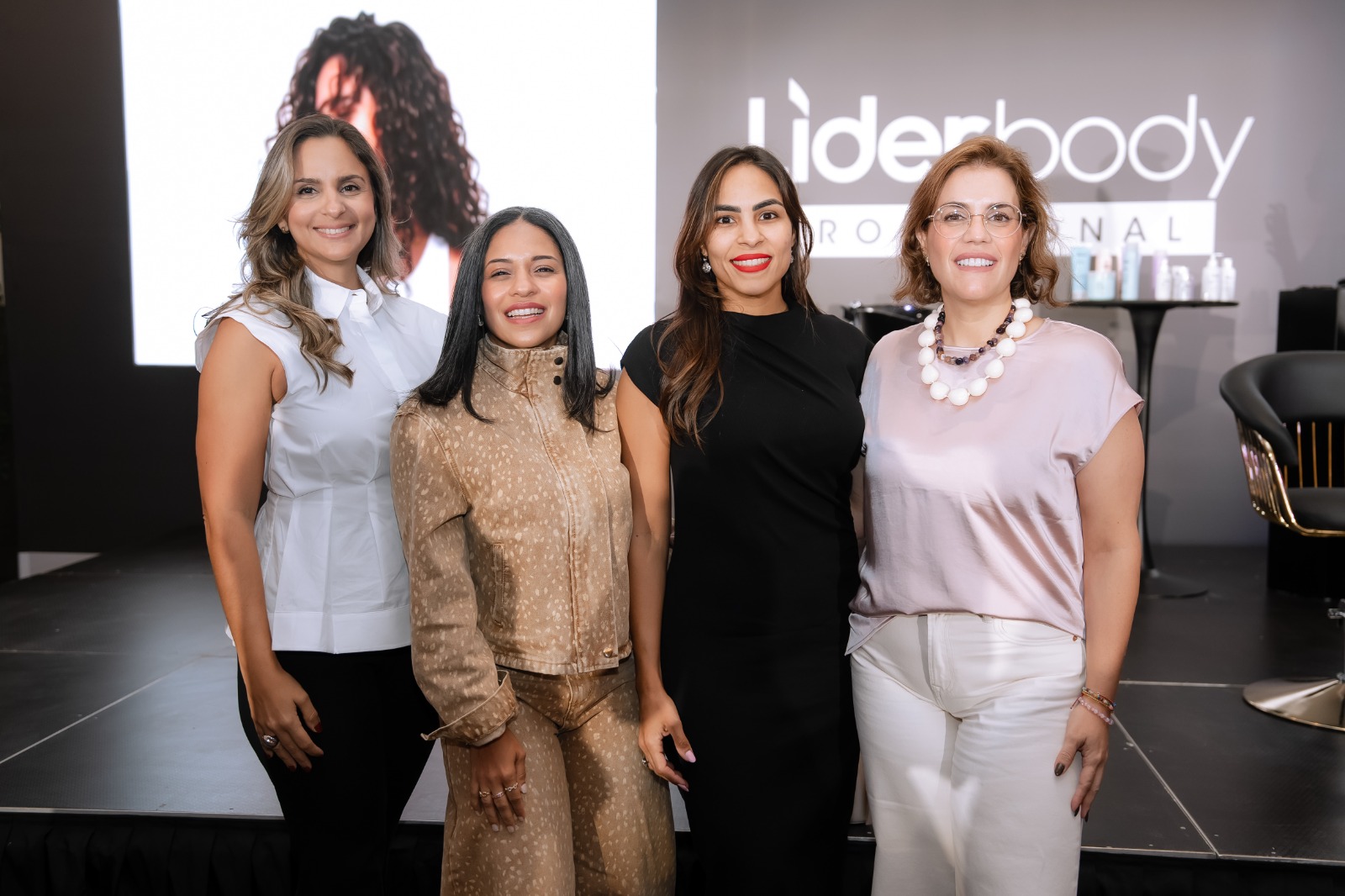 Carla Yunén, Lissette Suárez, Patricia Arbaje y Maria Amelia